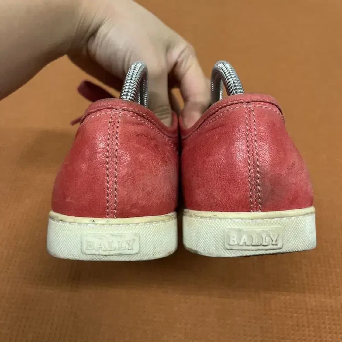 발리 코랄 가죽 스니커즈 운동화 EU38 G07837 상품이미지2