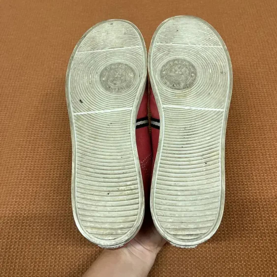 발리 코랄 가죽 스니커즈 운동화 EU38 G07837 상품이미지4