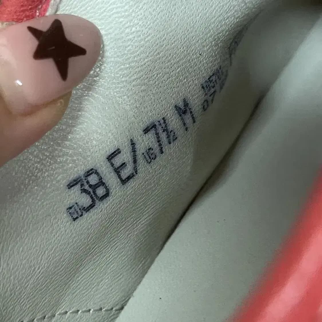 발리 코랄 가죽 스니커즈 운동화 EU38 G07837 상품이미지6