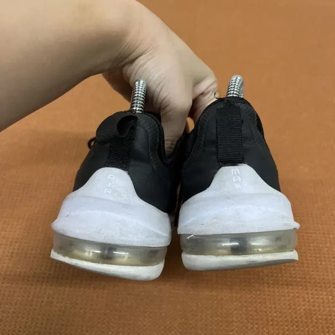 나이키 에어맥스 엑시스 스니커즈 운동화 220 G07873 상품이미지2