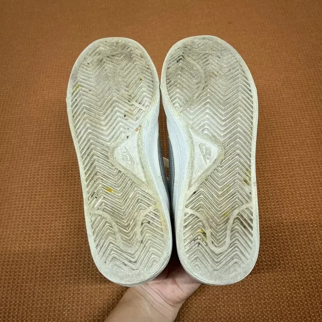 나이키 코트 로얄 메탈릭실버 스니커즈 운동화 240 G07901 상품이미지4