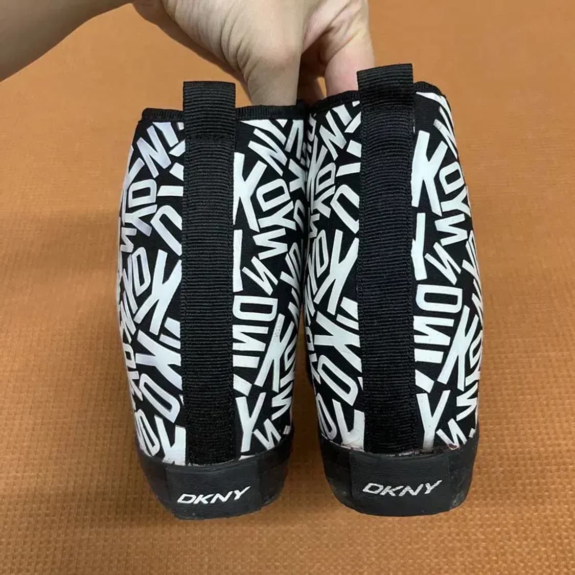 도나카란뉴욕 로고패턴 웨지 스니커즈 운동화 8 G07917 상품이미지2