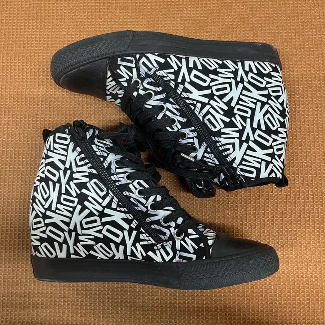 도나카란뉴욕 로고패턴 웨지 스니커즈 운동화 8 G07917 상품이미지3