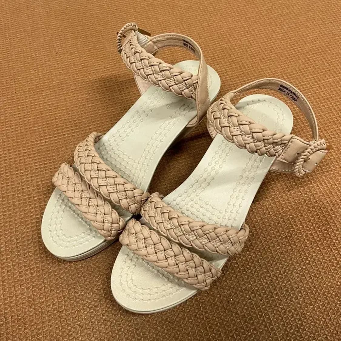 베어파우 스트랩 웨지 샌들 240 G07967 상품이미지1