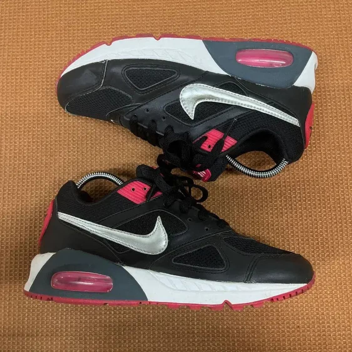 나이키 에어맥스 IVO 스니커즈 운동화 235 G07922 상품이미지3