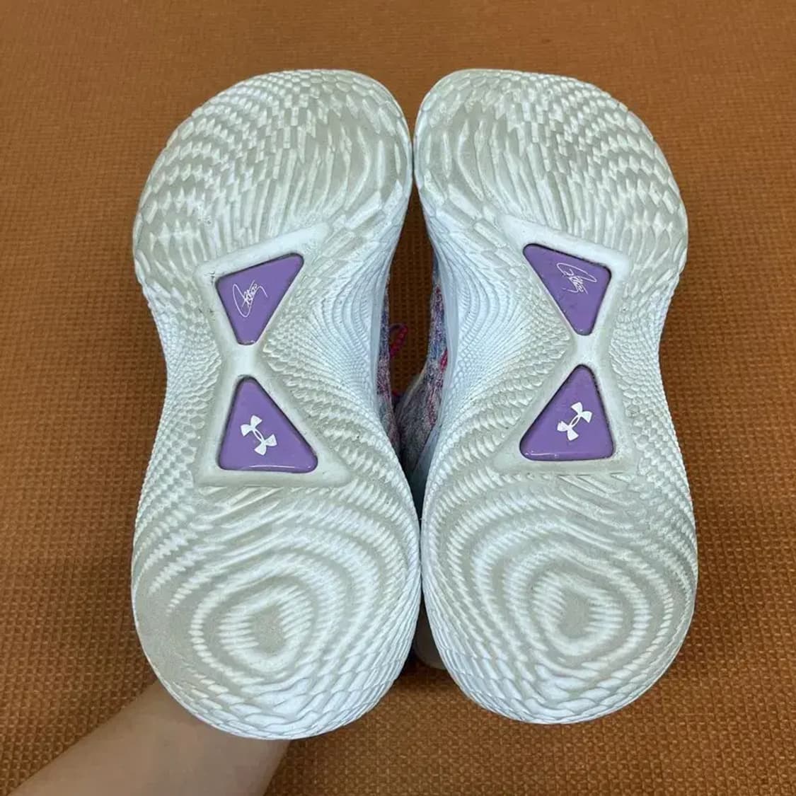 언더아머 커리 플로우 9 농구화 운동화 285 G07937 상품이미지4