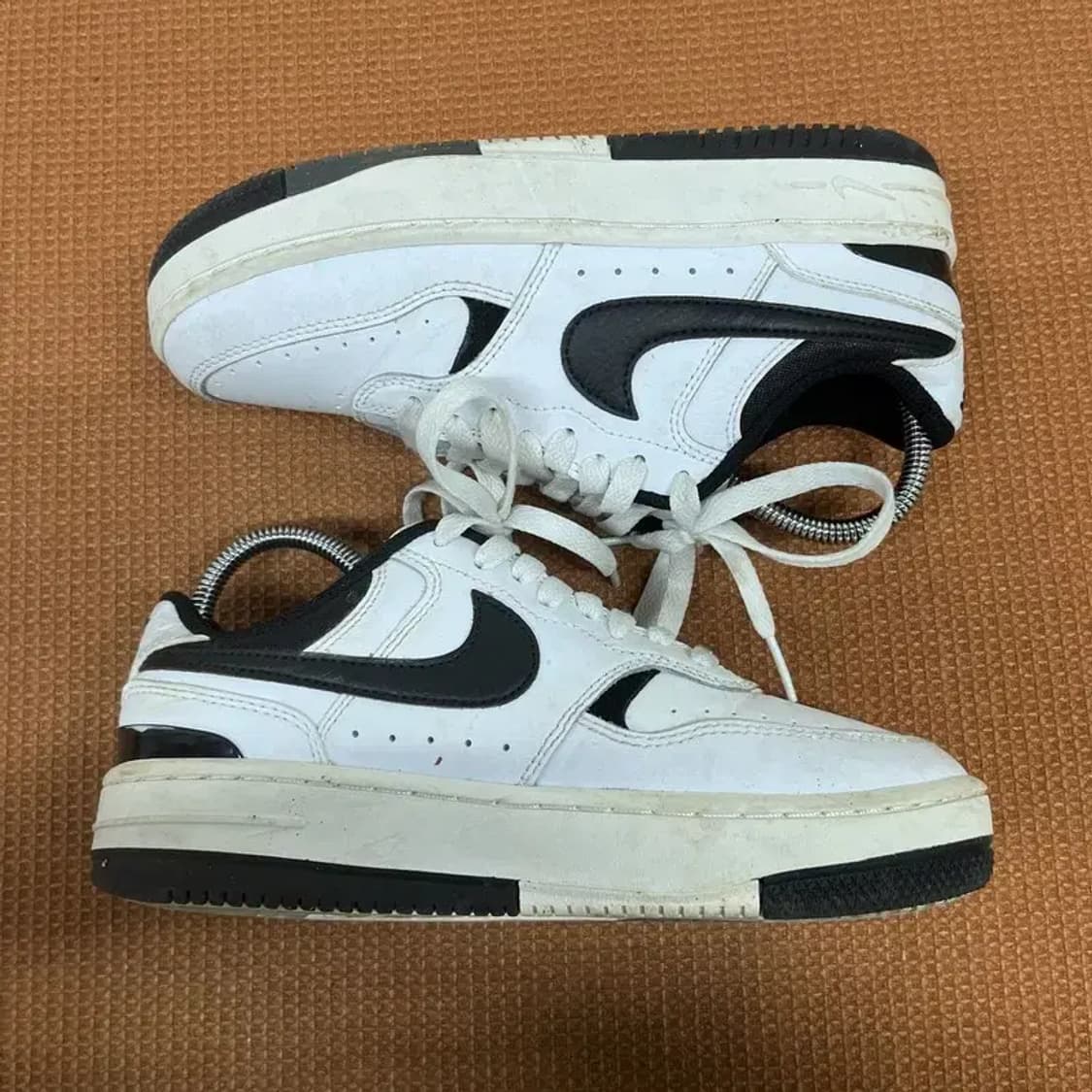 나이키 감마 포스 스니커즈 운동화 225 G07950 상품이미지3