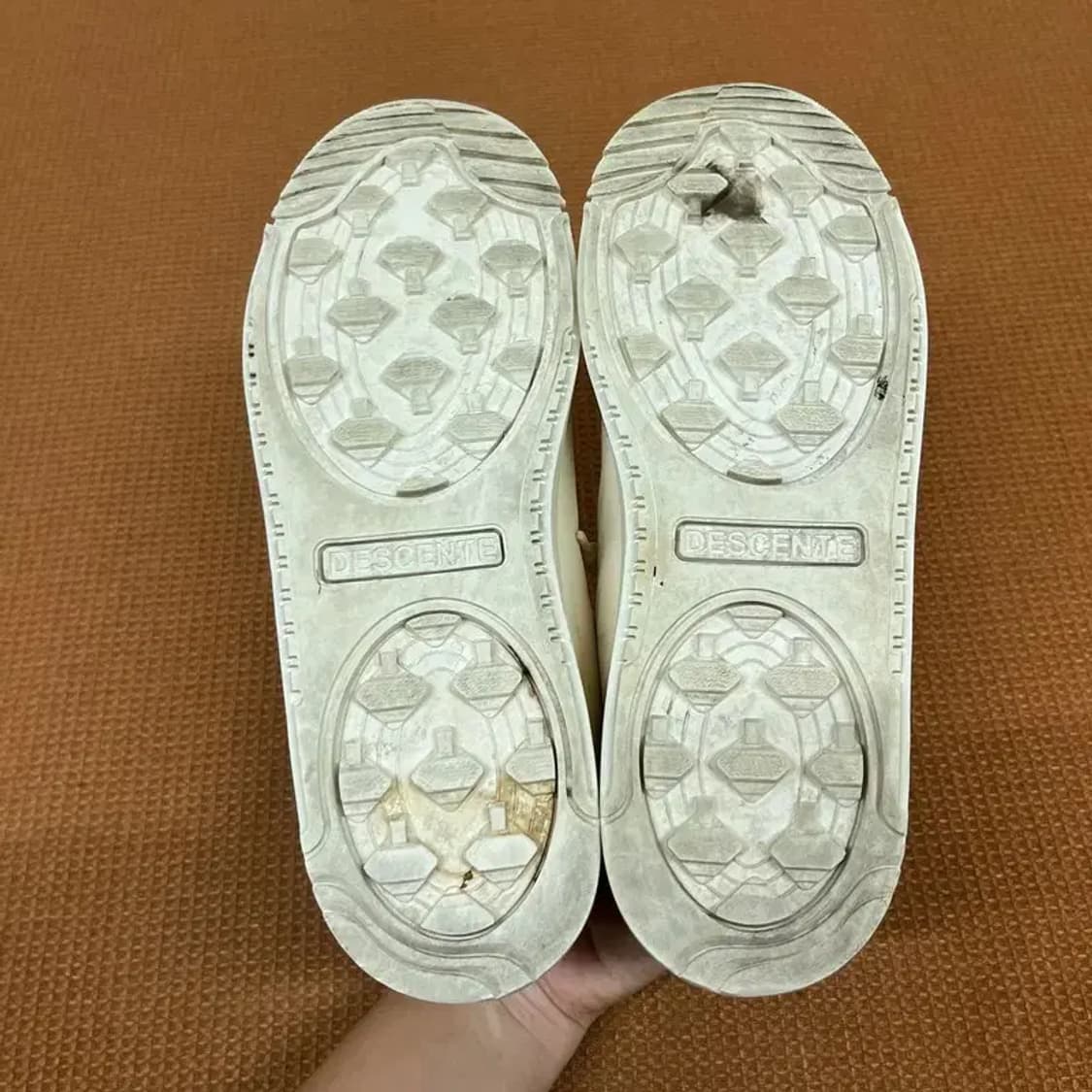 데상트 스위스 레플리카 스니커즈 운동화 240 G07998 상품이미지4