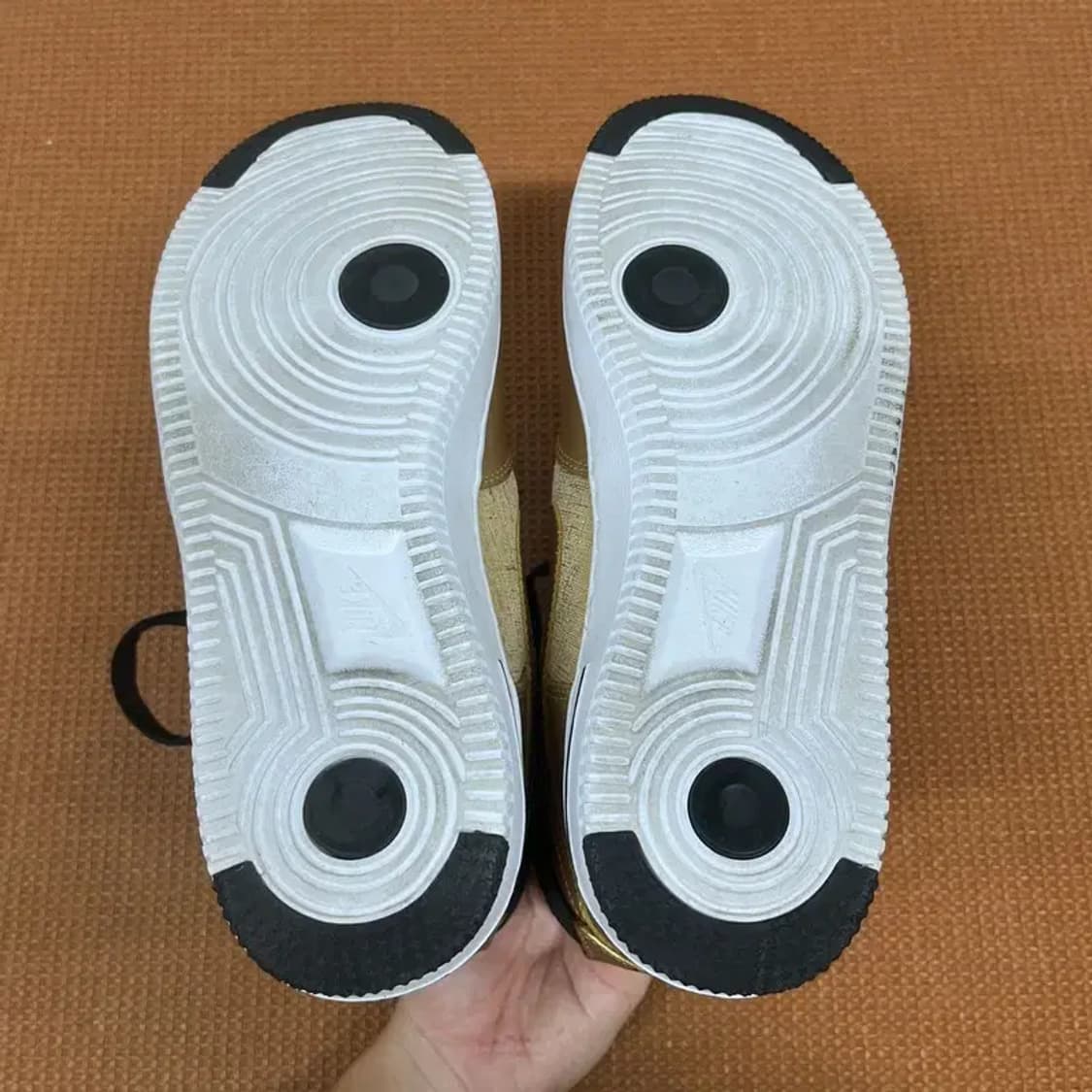 나이키 에어 페더 하이 프리미엄 운동화 250 G08033 상품이미지4