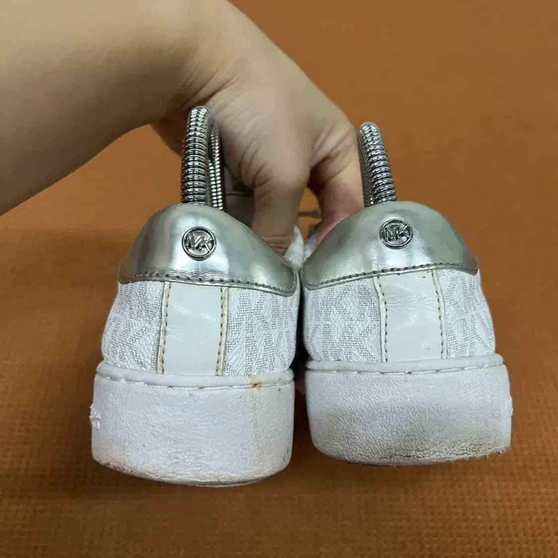 마이클코어스 실버 스니커즈 운동화 6M G08050 상품이미지2