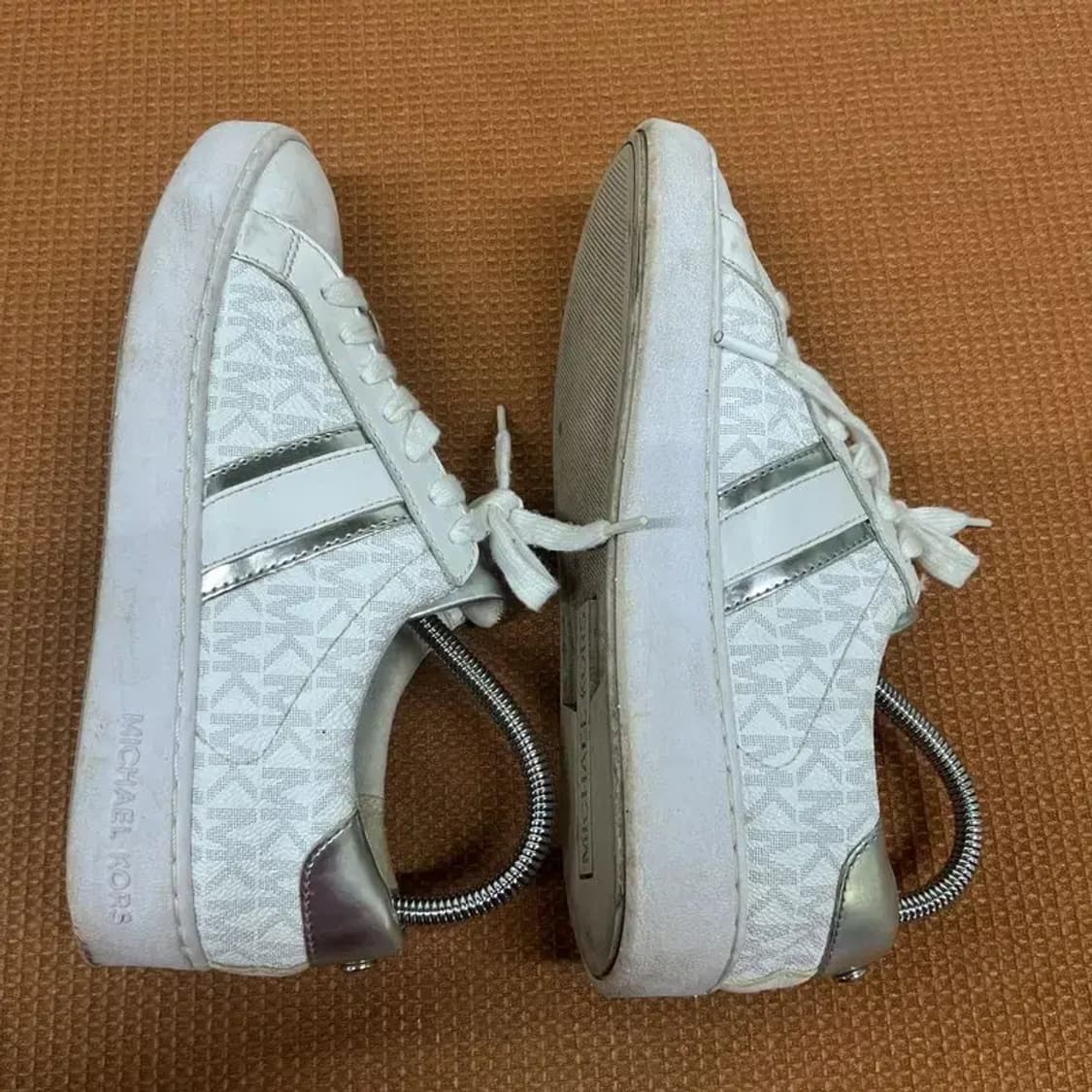 마이클코어스 실버 스니커즈 운동화 6M G08050 상품이미지6