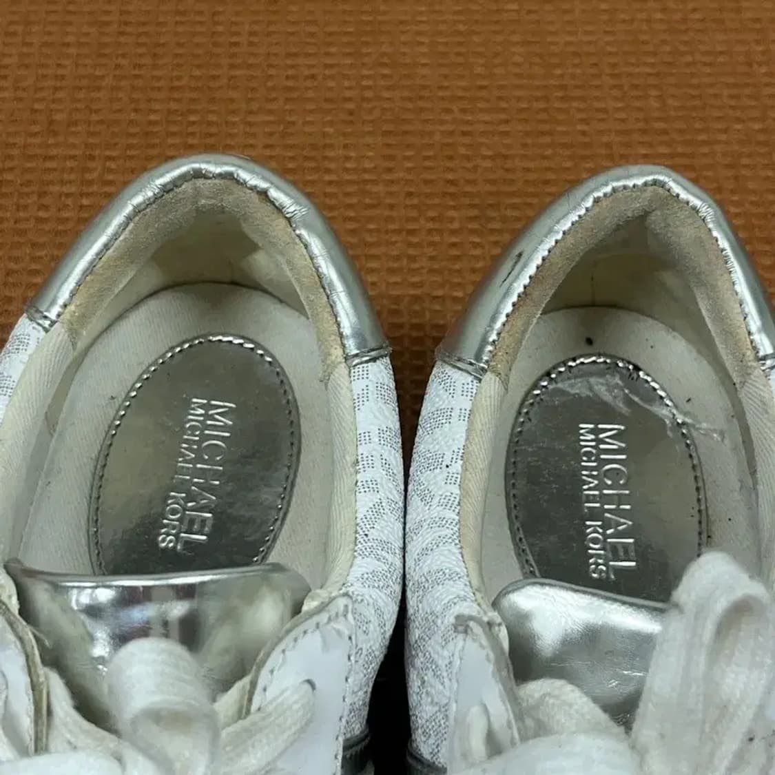 마이클코어스 실버 스니커즈 운동화 6M G08050 상품이미지7