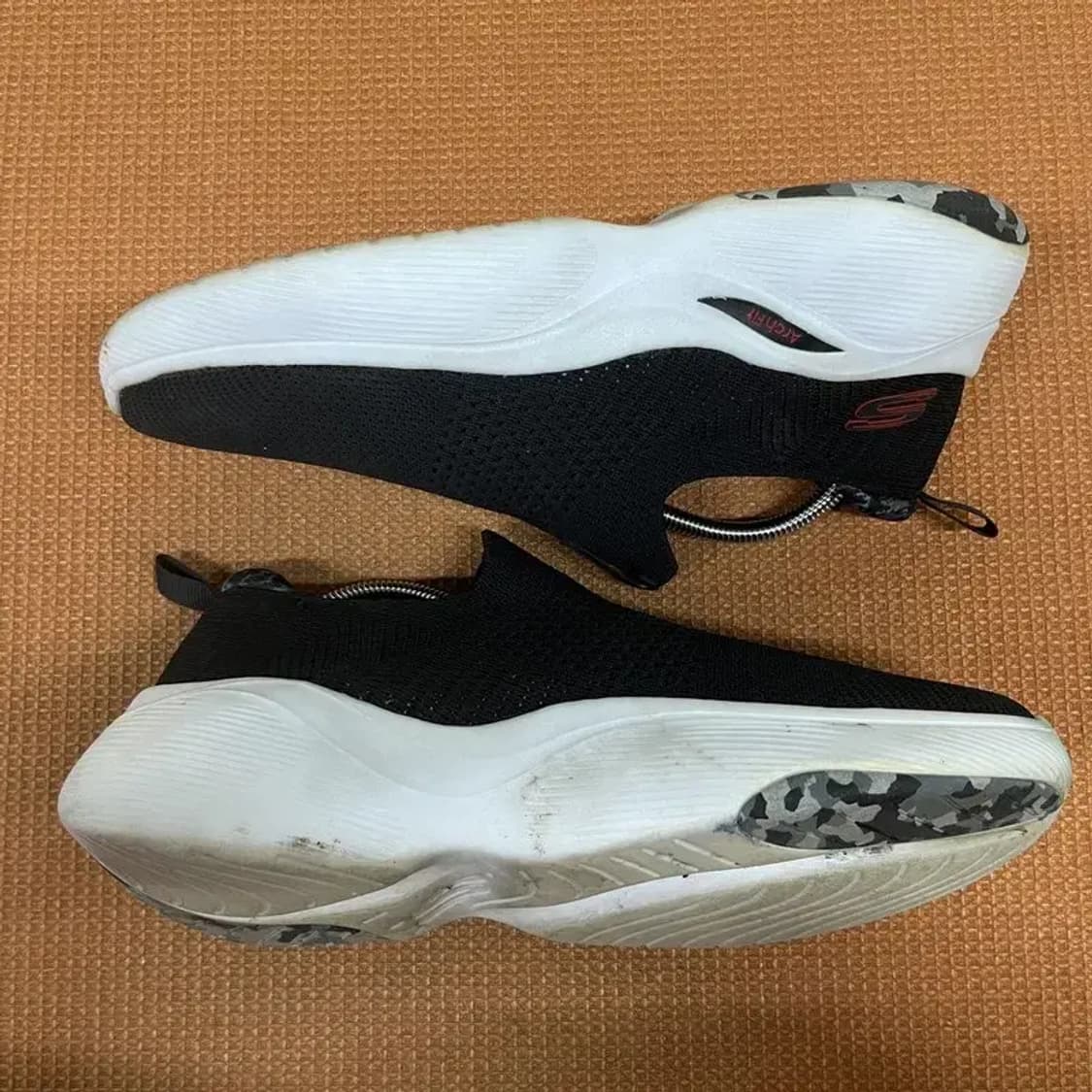 스케쳐스 아치핏 인피니티 슬립온 265 G08078 상품이미지3