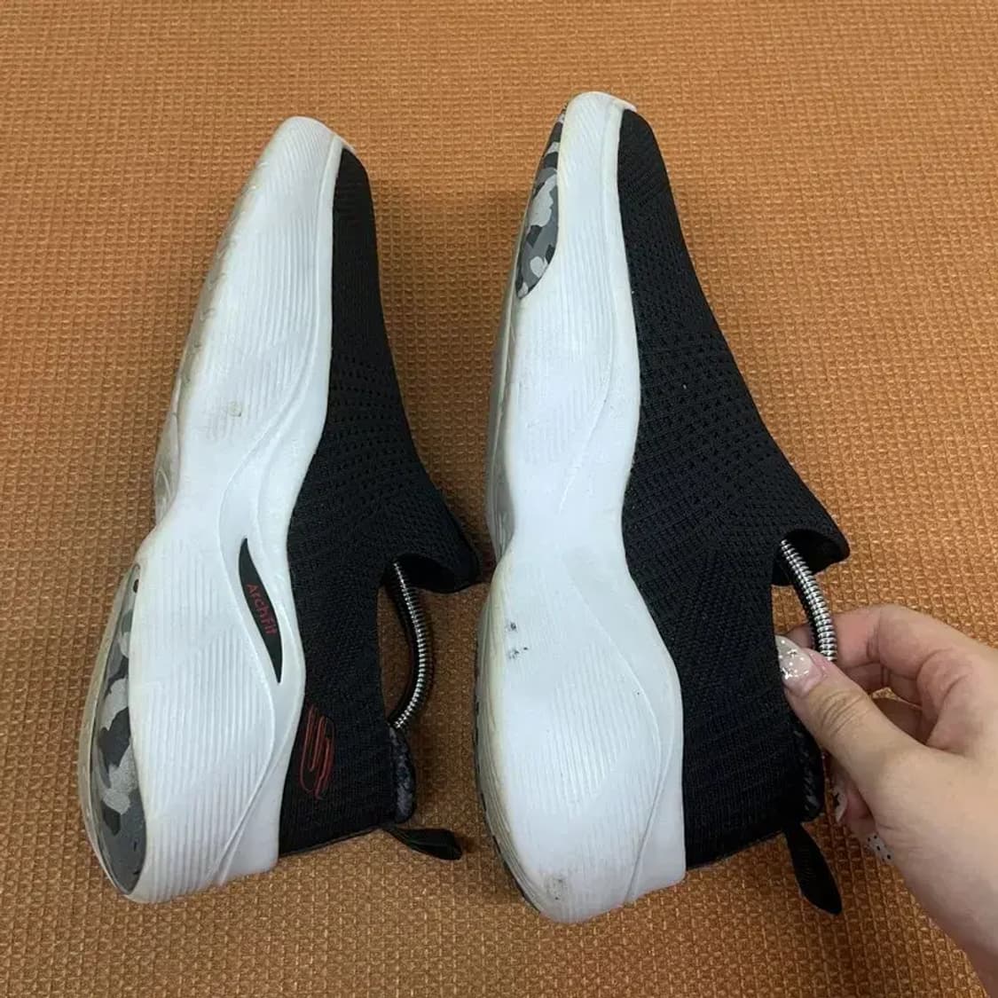 스케쳐스 아치핏 인피니티 슬립온 265 G08078 상품이미지6