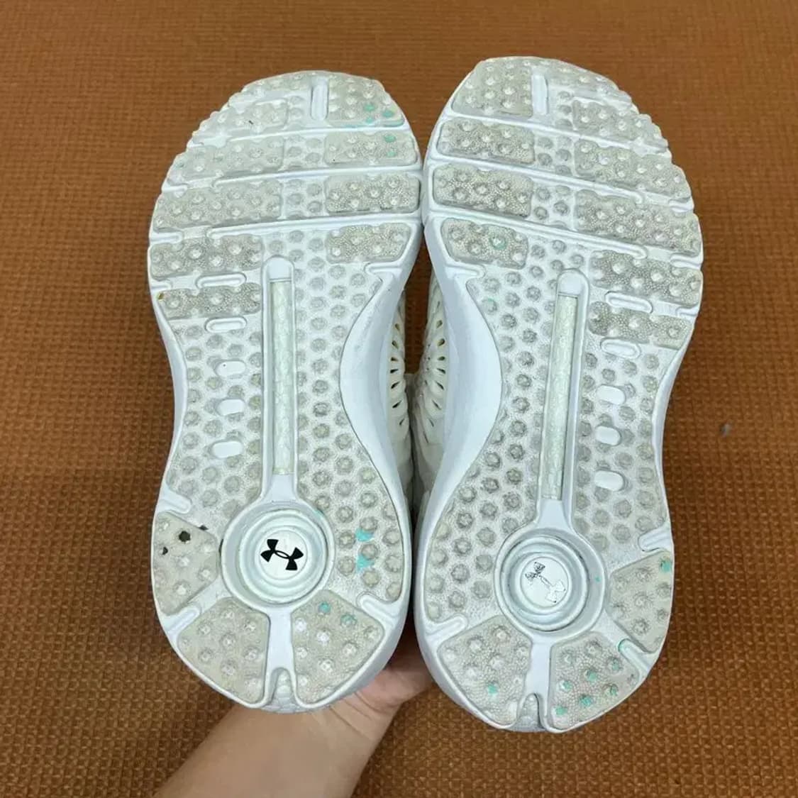 언더아머 UA 호버 팬텀 런닝화 운동화 230 G08090 상품이미지4