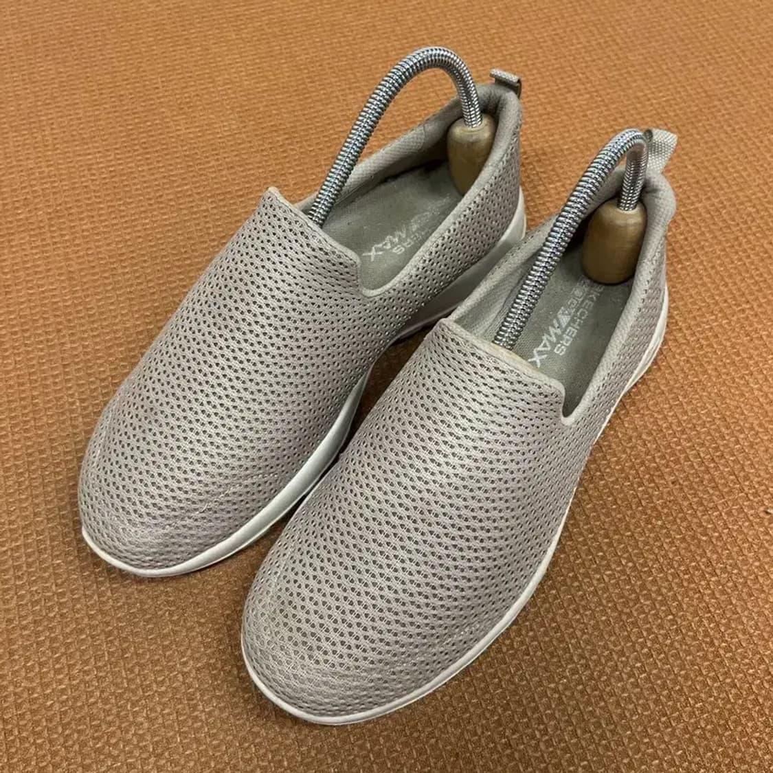 스케쳐스 고워크 슬립온 235 G08093 상품이미지1