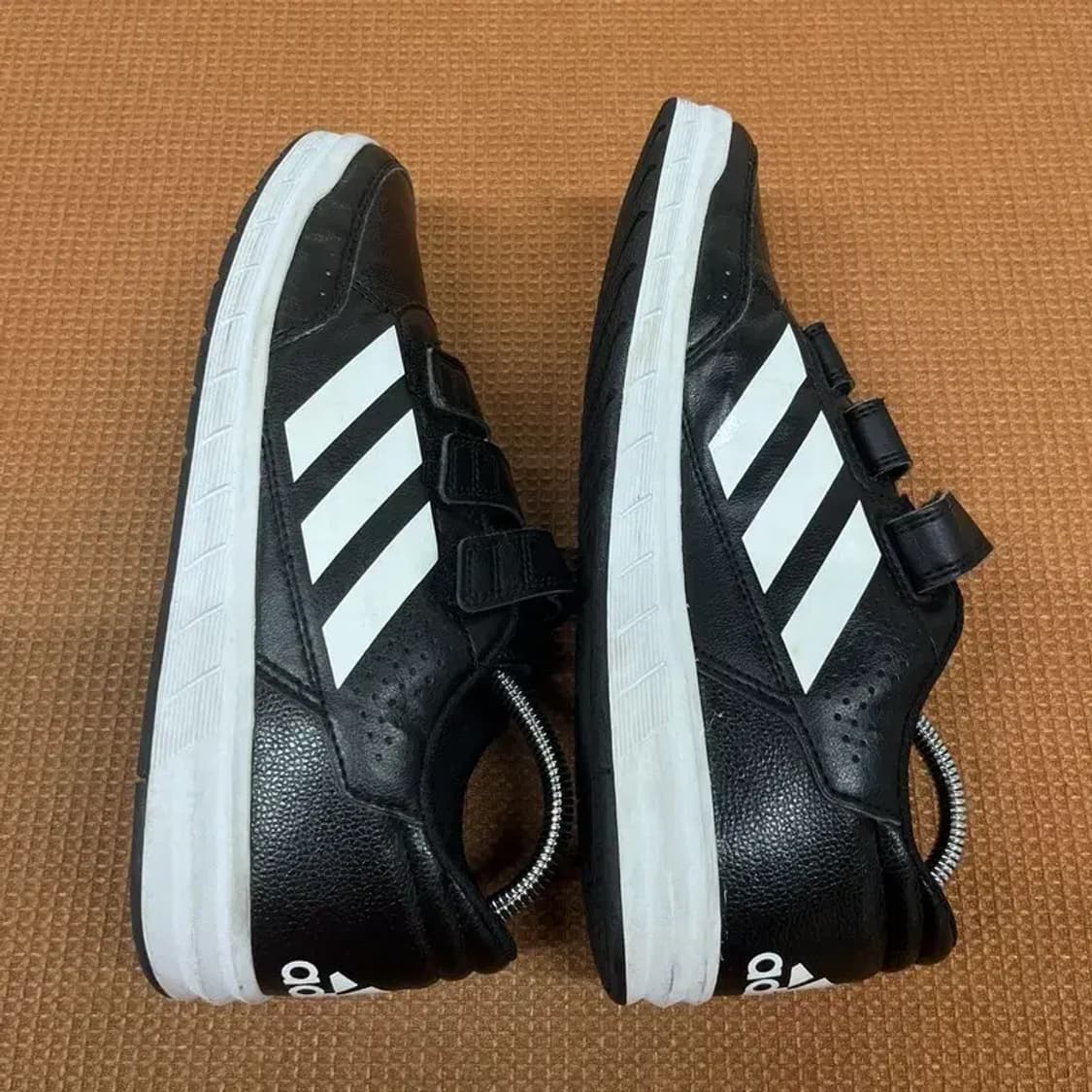 아디다스 알타스포츠 스니커즈 운동화 240 G08109 상품이미지6