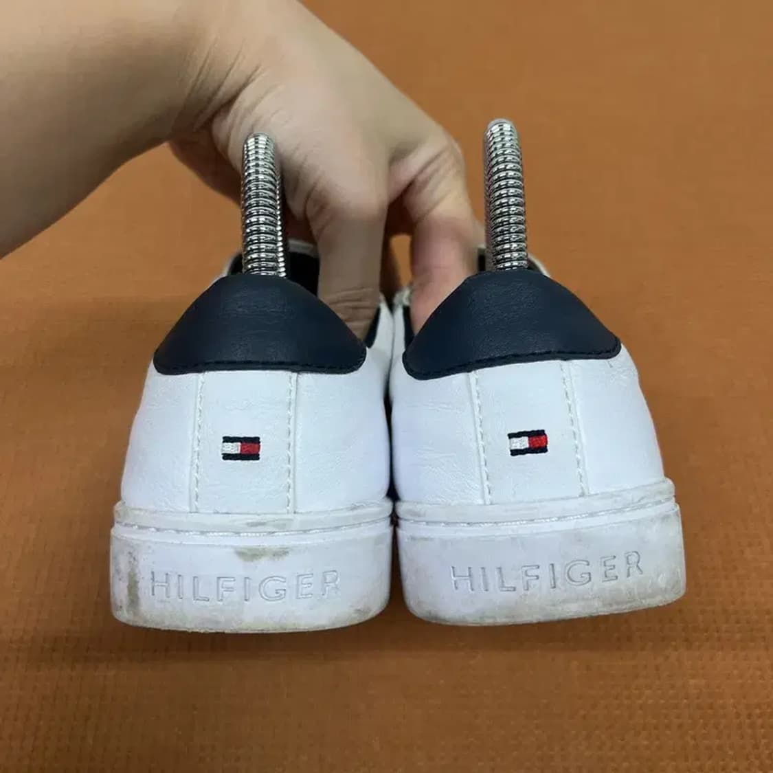 타미힐피거 레더 스팽글 슬립온 235 G08119 상품이미지2