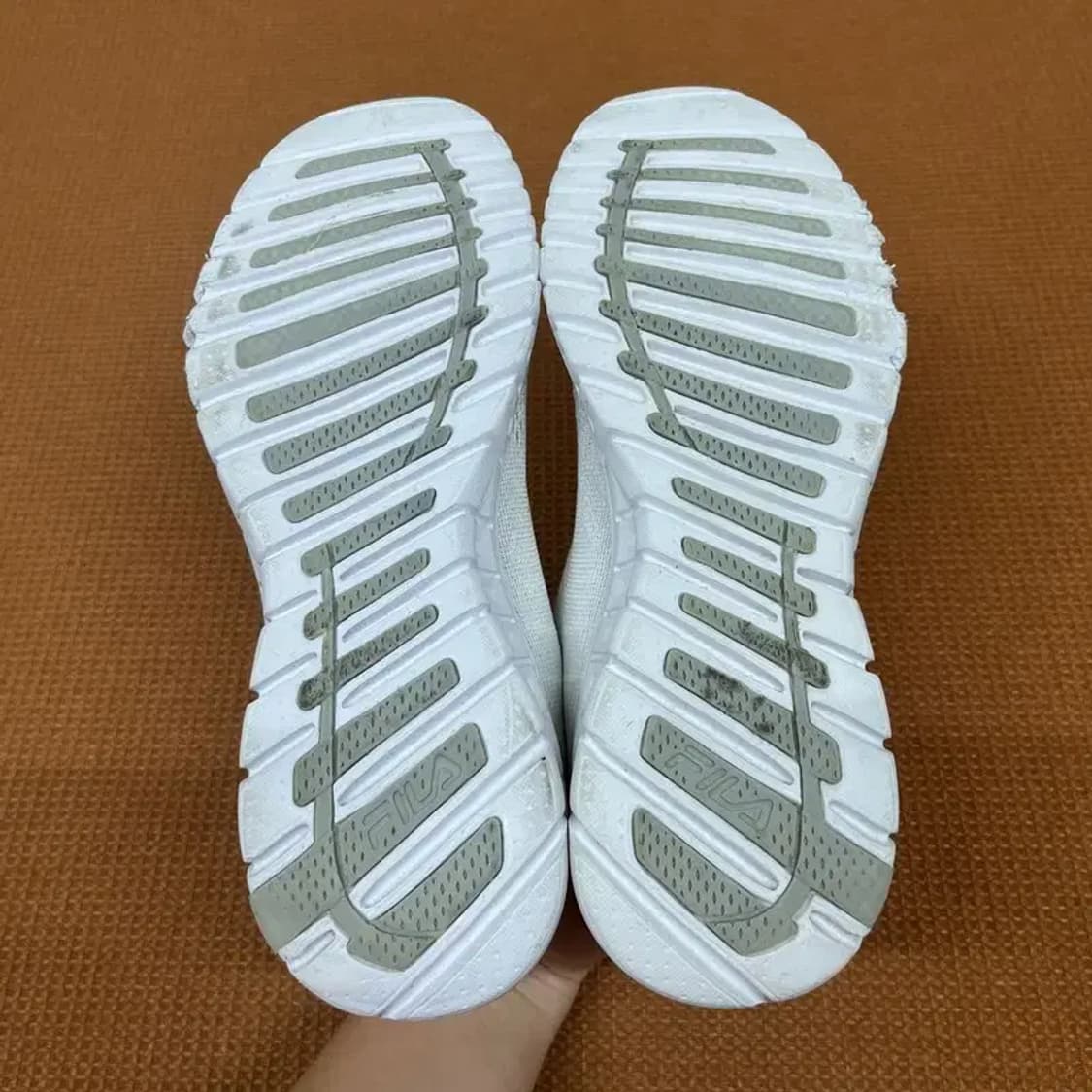 필라 매쉬 런닝화 운동화 245 G08124 상품이미지4