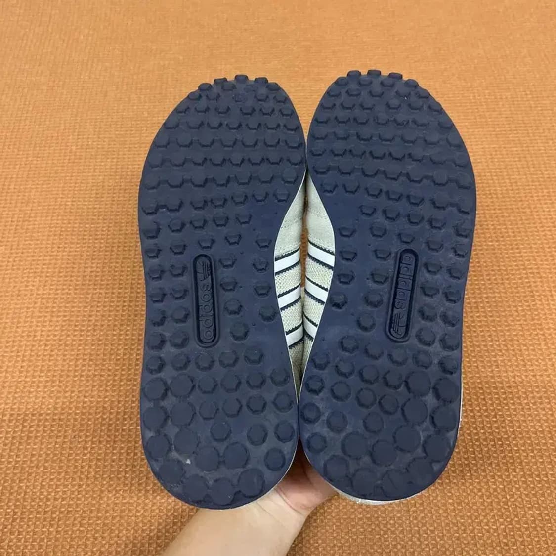 아디다스 LA트레이너 OG 스니커즈 운동화 240 G08133 상품이미지4