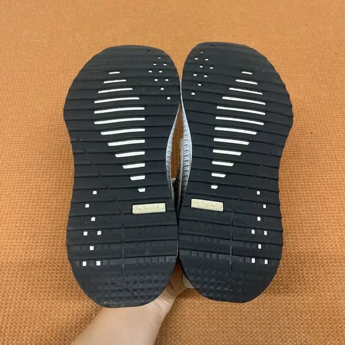 푸마 츠기 넷핏 V2 운동화 250 G08186 상품이미지4