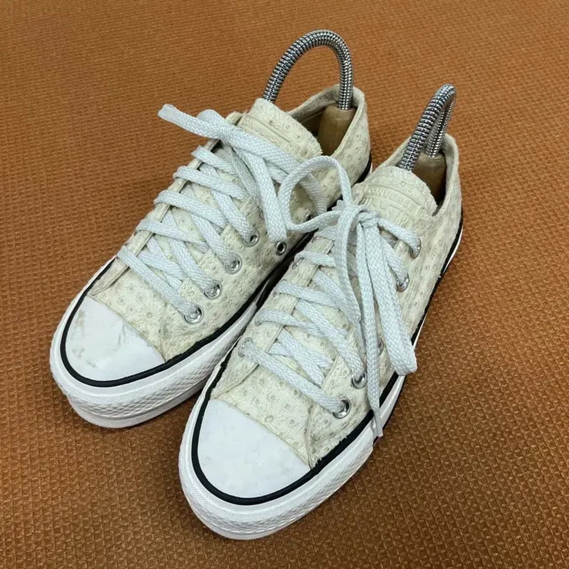 컨버스 척테일러 올스타 리프트 브로더리 스니커즈 220 G08132 상품이미지1