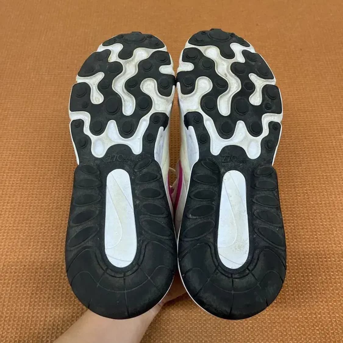 나이키 에어맥스 270 리액트 스니커즈 운동화 235 G08209 상품이미지4