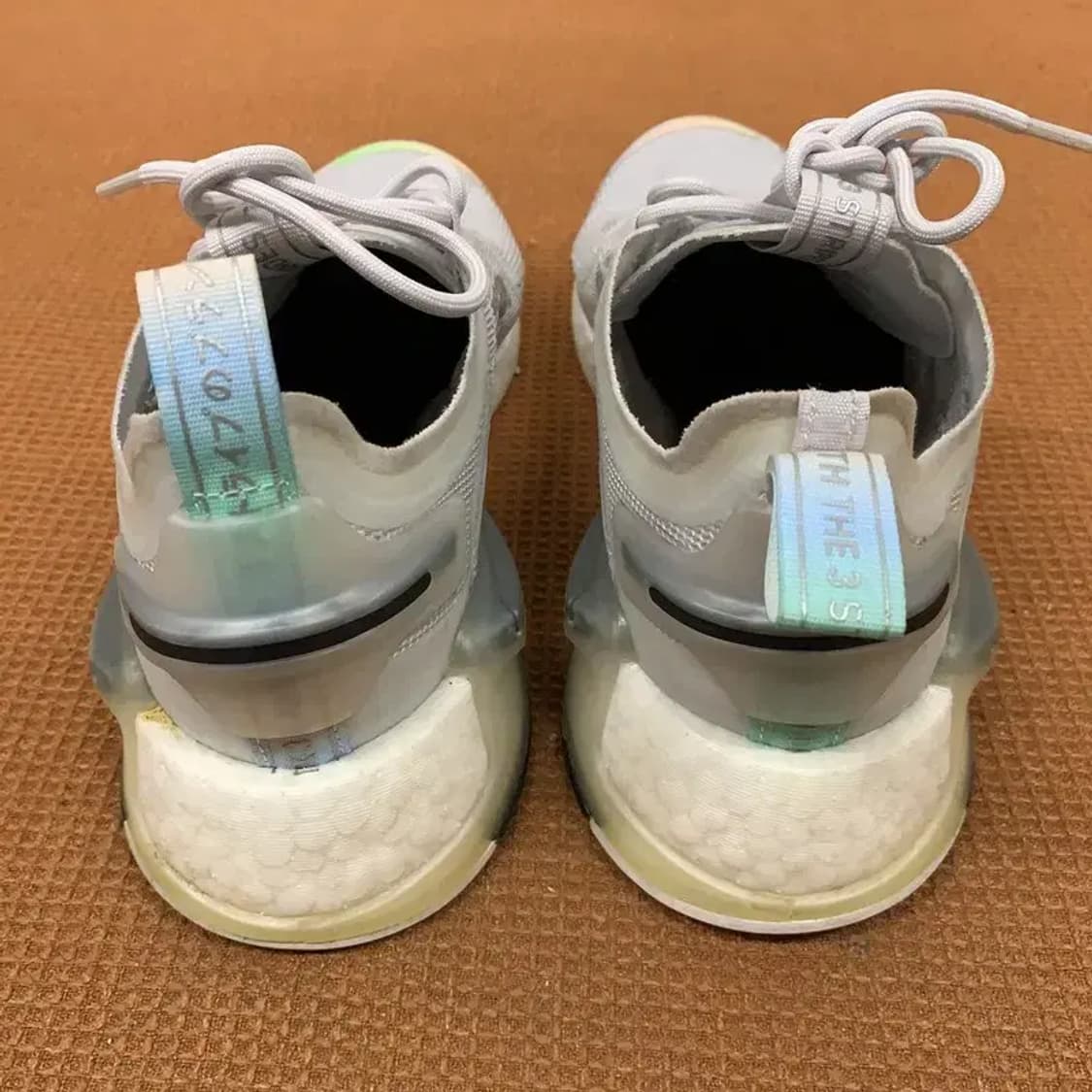 아디다스 엔엠디 V3 스니커즈 운동화 240 G08238 상품이미지2