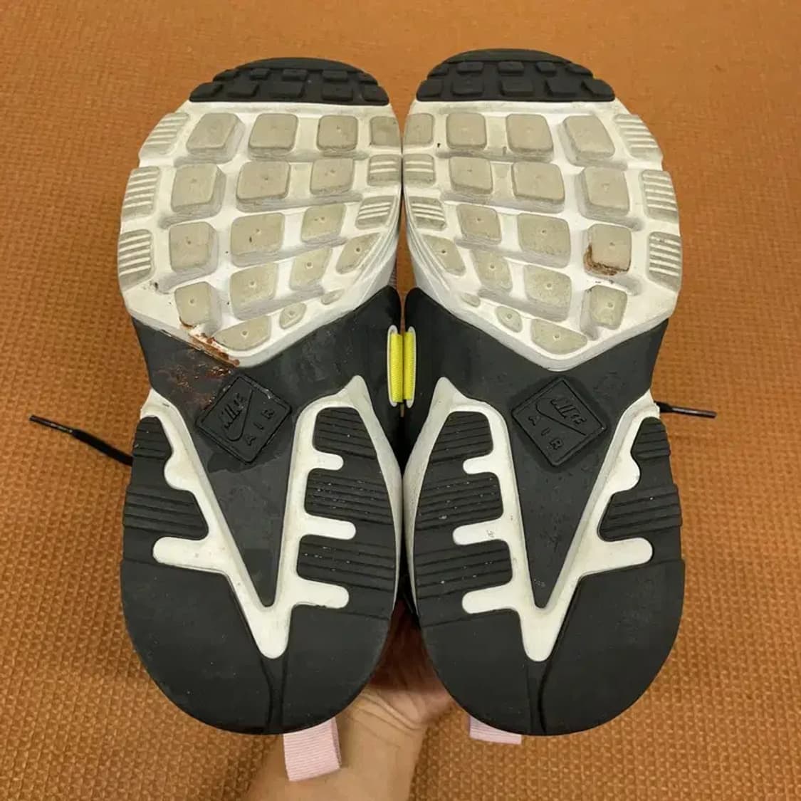 나이키 에어 허라치 시티 로우 운동화 230 G08263 상품이미지4