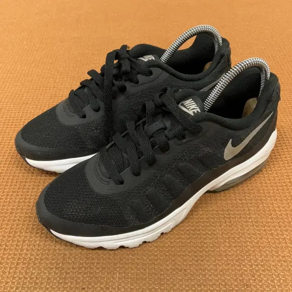 나이키 에어맥스 인비고 운동화 230 G08264 상품이미지1