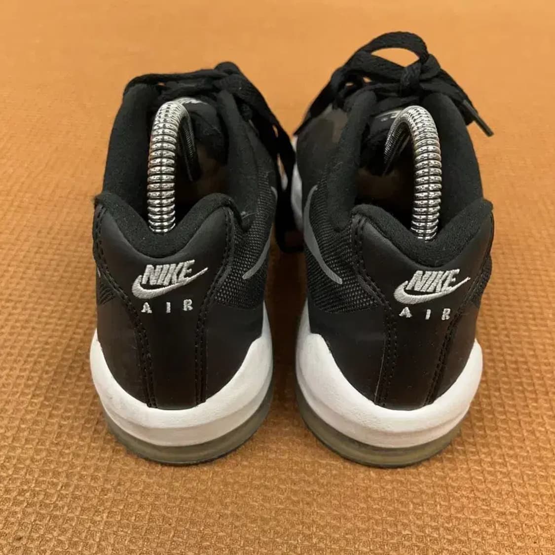 나이키 에어맥스 인비고 운동화 230 G08264 상품이미지2