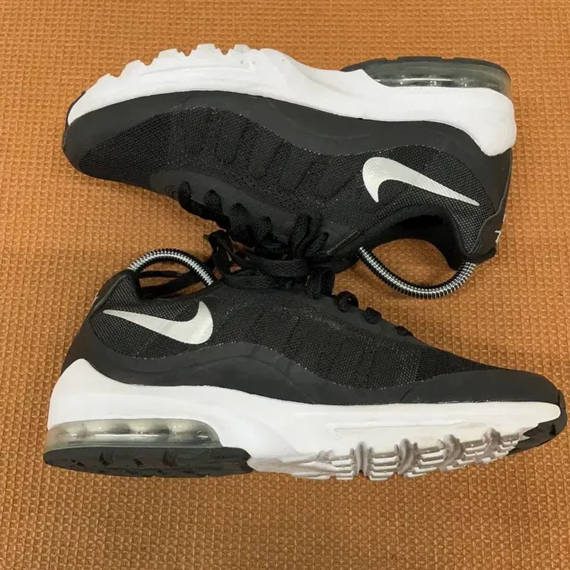 나이키 에어맥스 인비고 운동화 230 G08264 상품이미지3