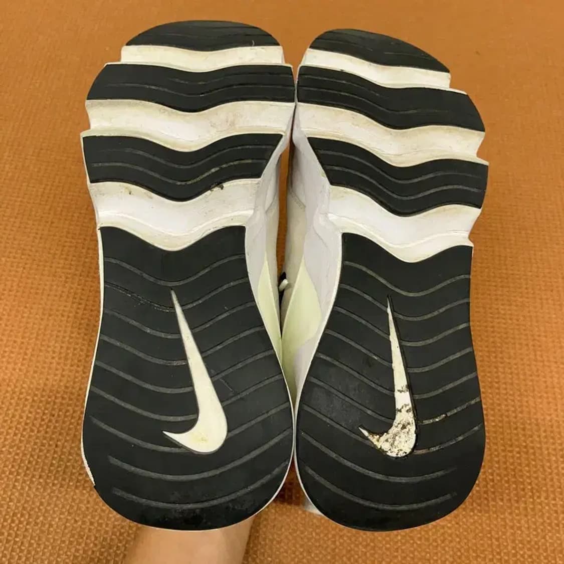 나이키 RYZ 스니커즈 운동화 240 G08267 상품이미지4