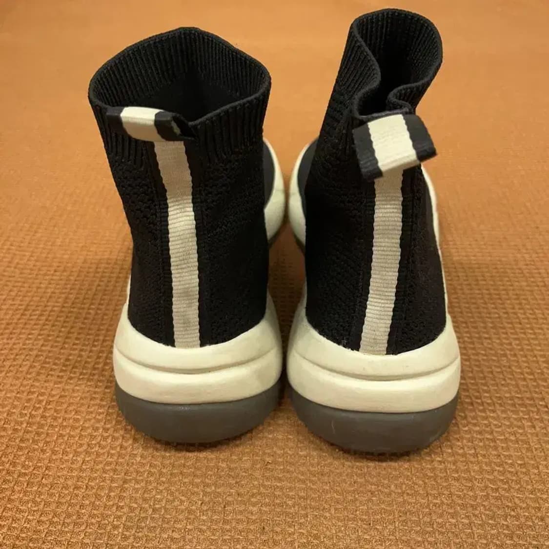 자라 ZARA 엘라스틱 패브릭 삭스 스니커즈 235 G08279 상품이미지2