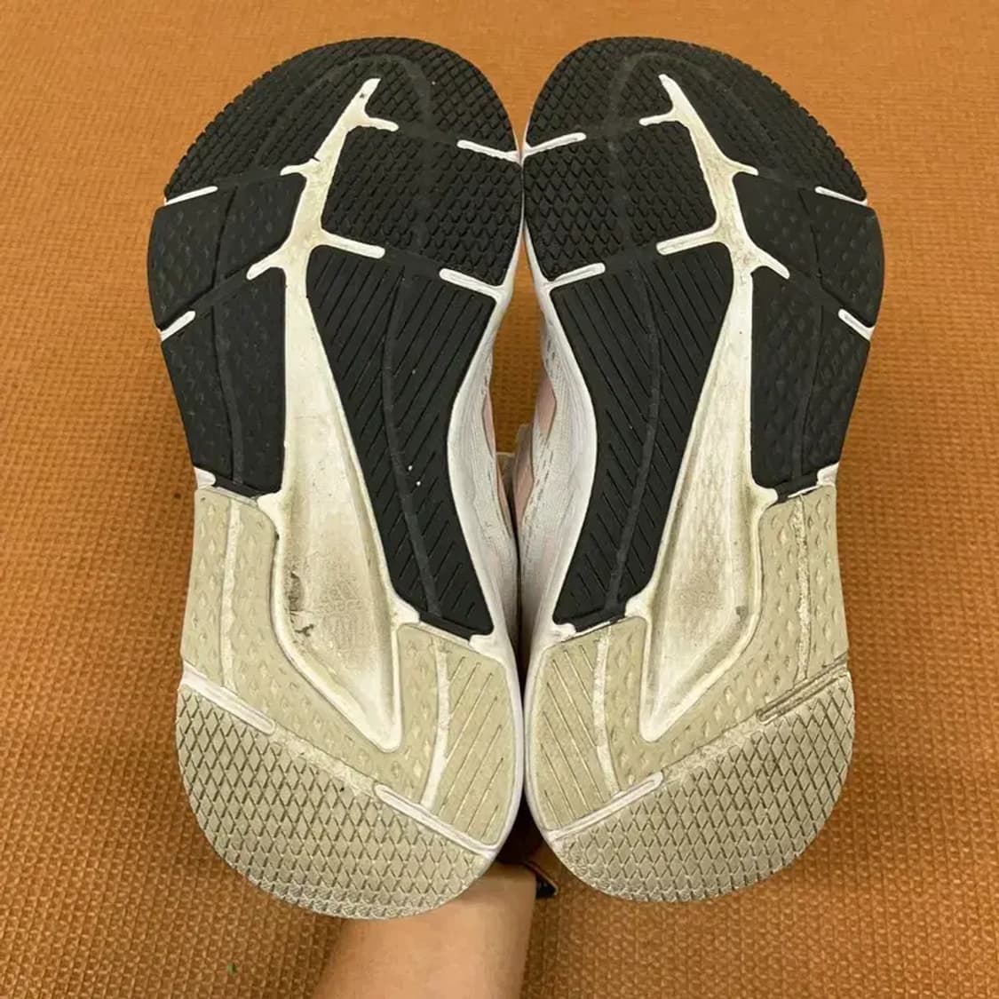 아디다스 퀘스타 런닝화 운동화 230 G08332 상품이미지4