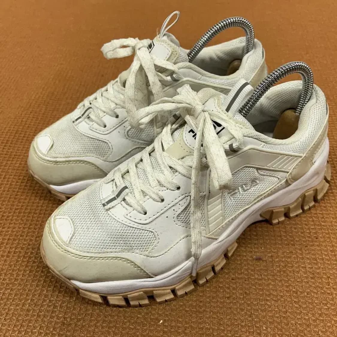 필라 뉴트랜스포스 스니커즈 운동화 240 G08356 상품이미지1