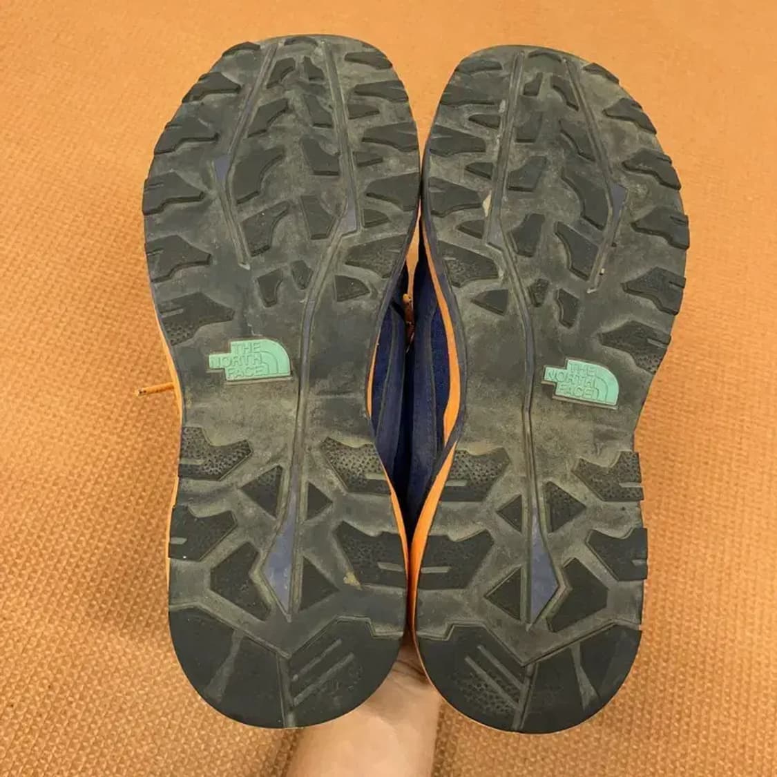 노스페이스 아웃도어 작업화 등산화 여자 신발 235 G08418 상품이미지4