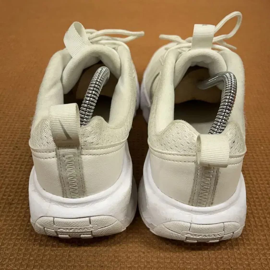 나이키 우먼스 에어맥스 인터락 라이트 운동화 신발 245 G08470 상품이미지2