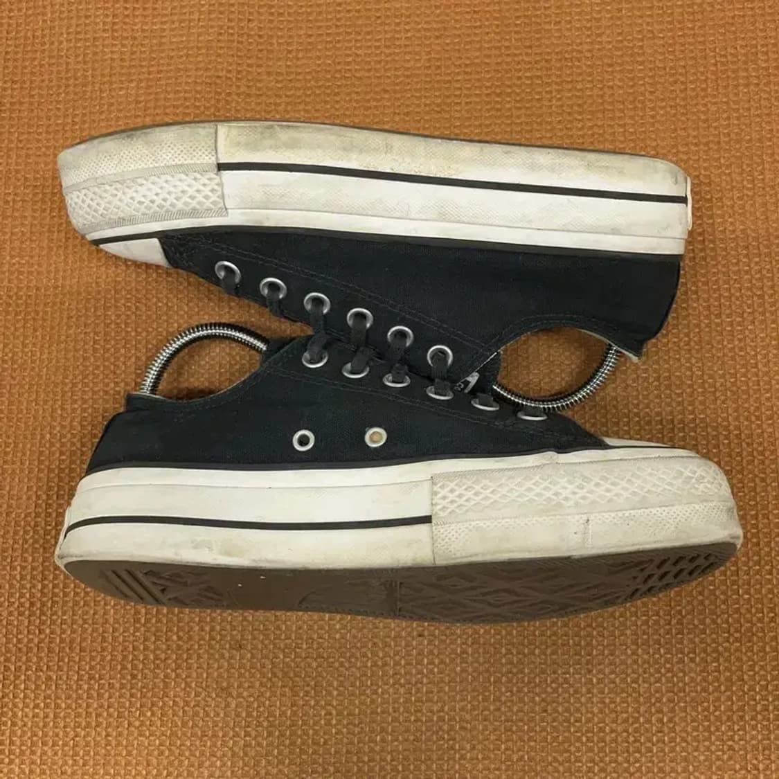 컨버스 척테일러 올스타 로우 리프트 캔버스 스니커즈 245 G08488 상품이미지3