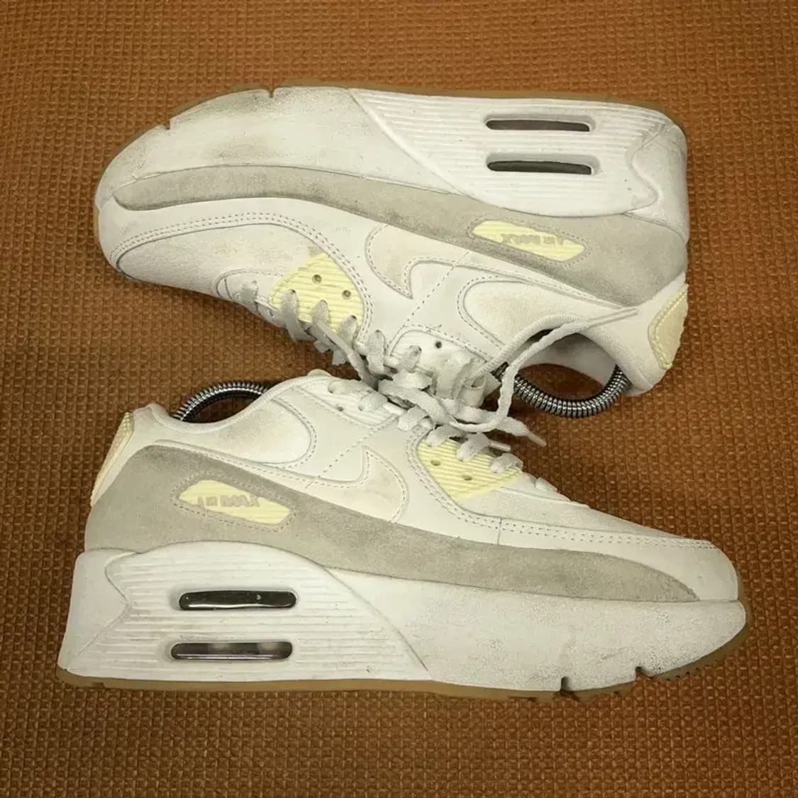 나이키 에어맥스 90 LV8 스니커즈 운동화 240 G08540 상품이미지3