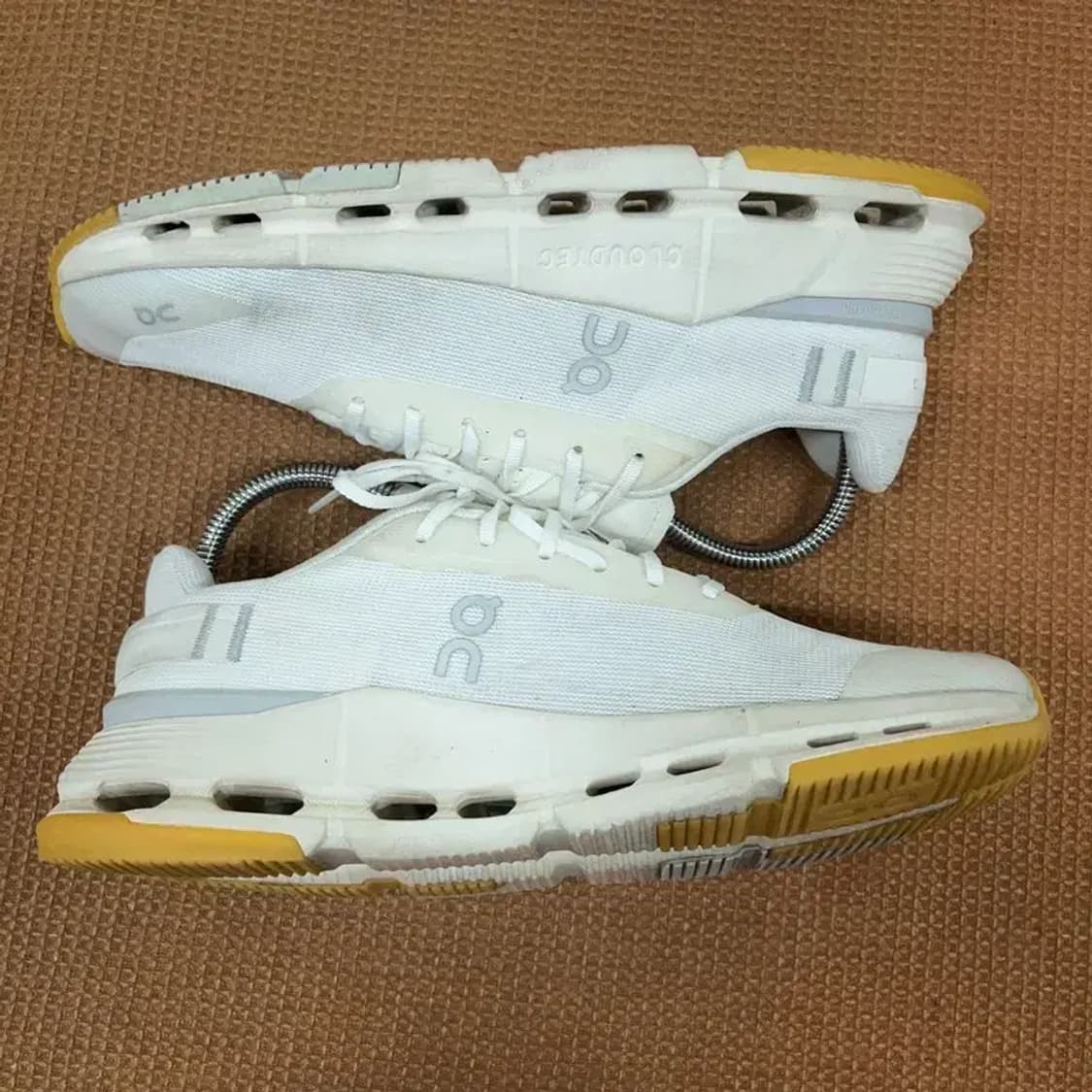 온러닝 클라우드노바 폼2 런닝화 운동화 240 G08551 상품이미지3