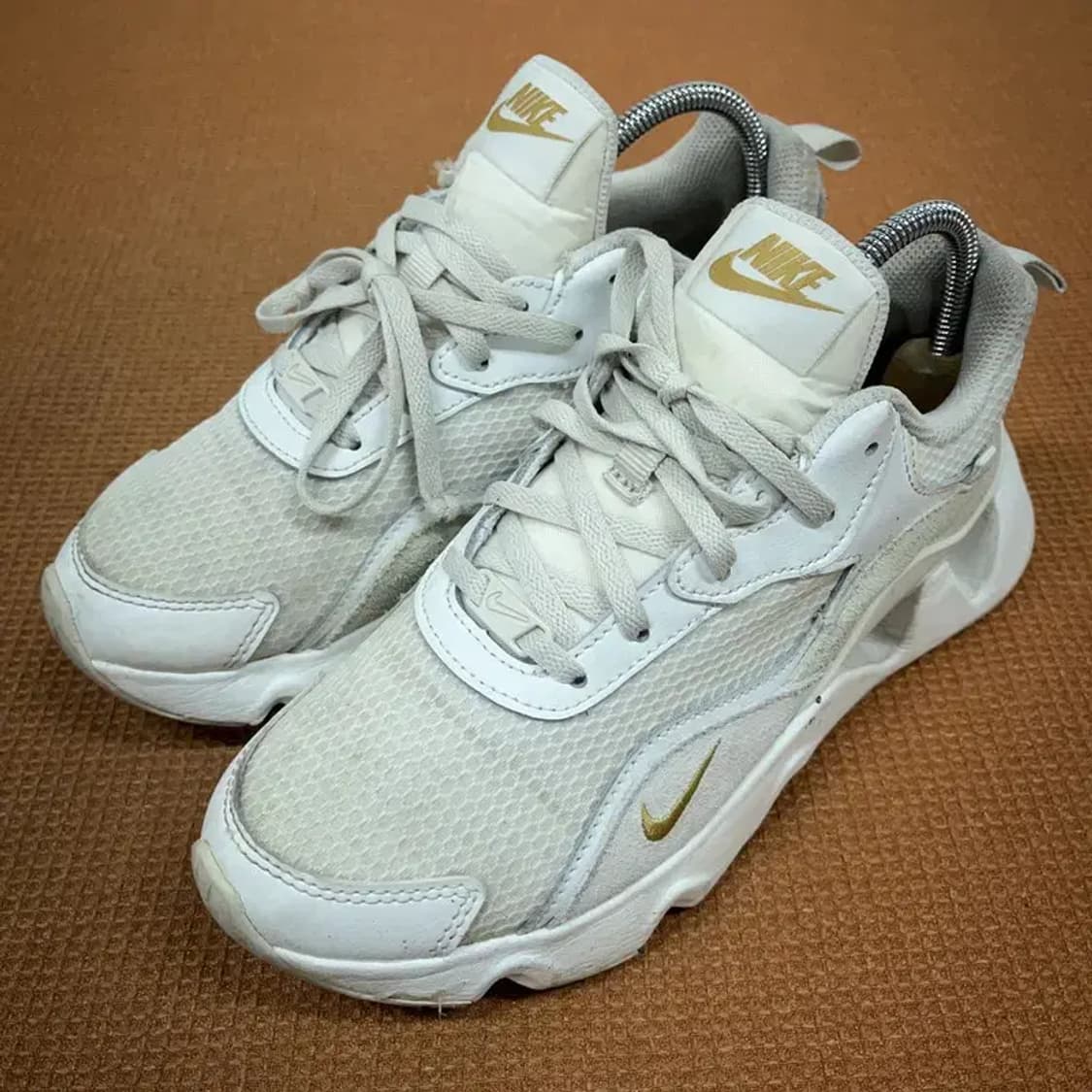 나이키 서밋 화이트 메탈릭 골 245 G08552 상품이미지1