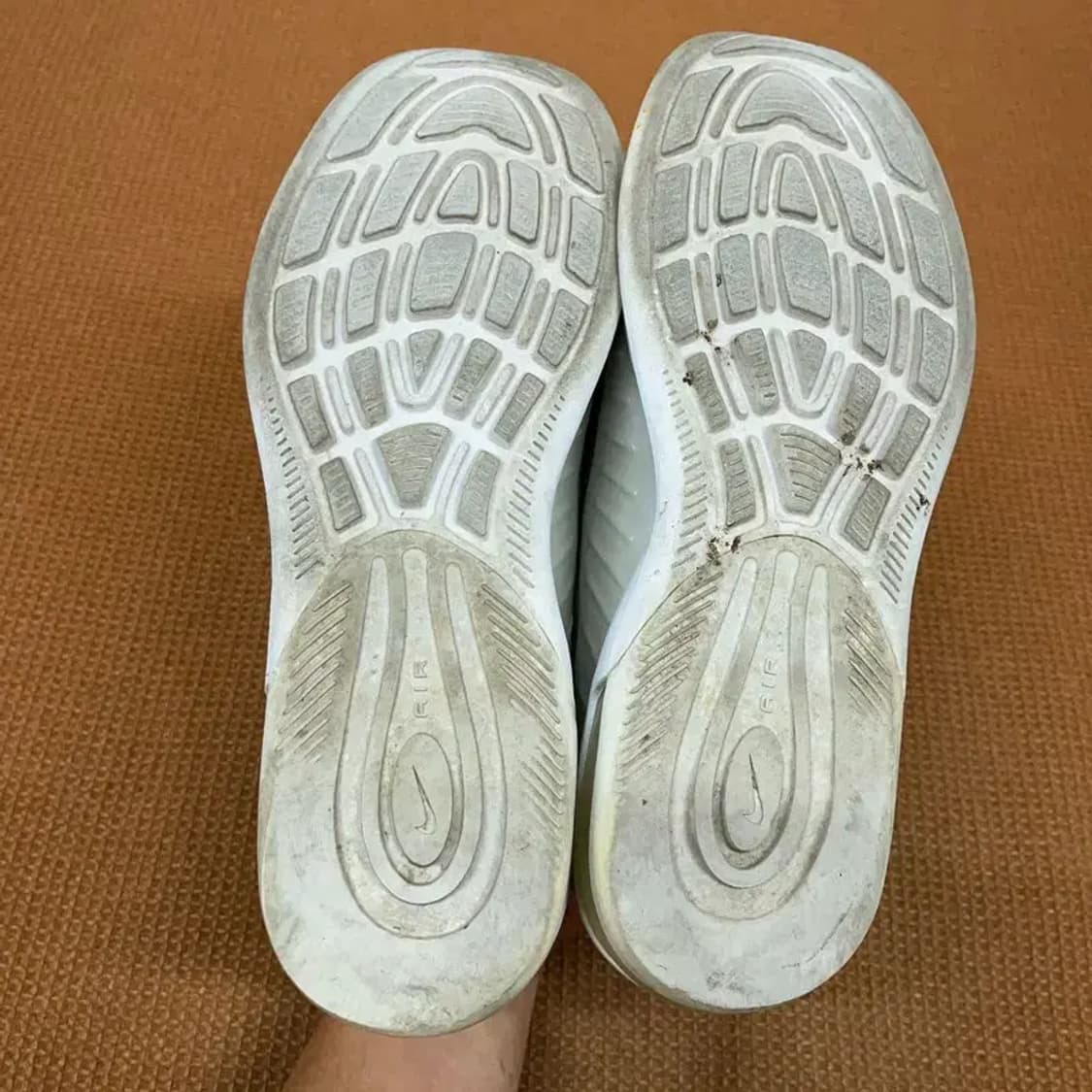 나이키 에어맥스 엑시스 스니커즈 운동화 235 G08595 상품이미지4