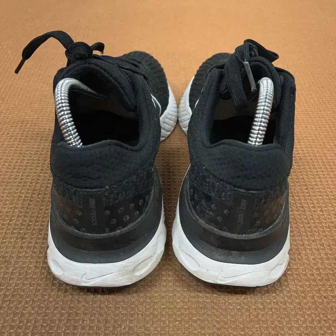 나이키 리액트 인피니티 런 플라이니트 3 운동화 240 G08611 상품이미지2