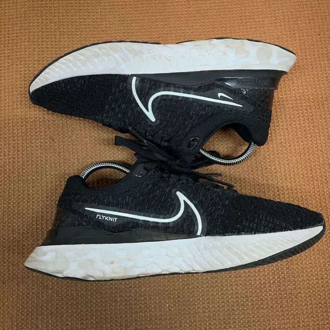 나이키 리액트 인피니티 런 플라이니트 3 운동화 240 G08611 상품이미지3