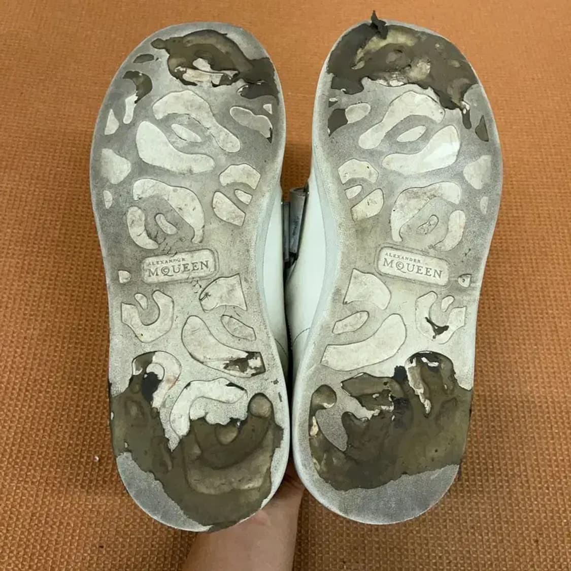 알렉산더맥퀸 오버솔 스니커즈 운동화 신발 41 G08620 상품이미지4