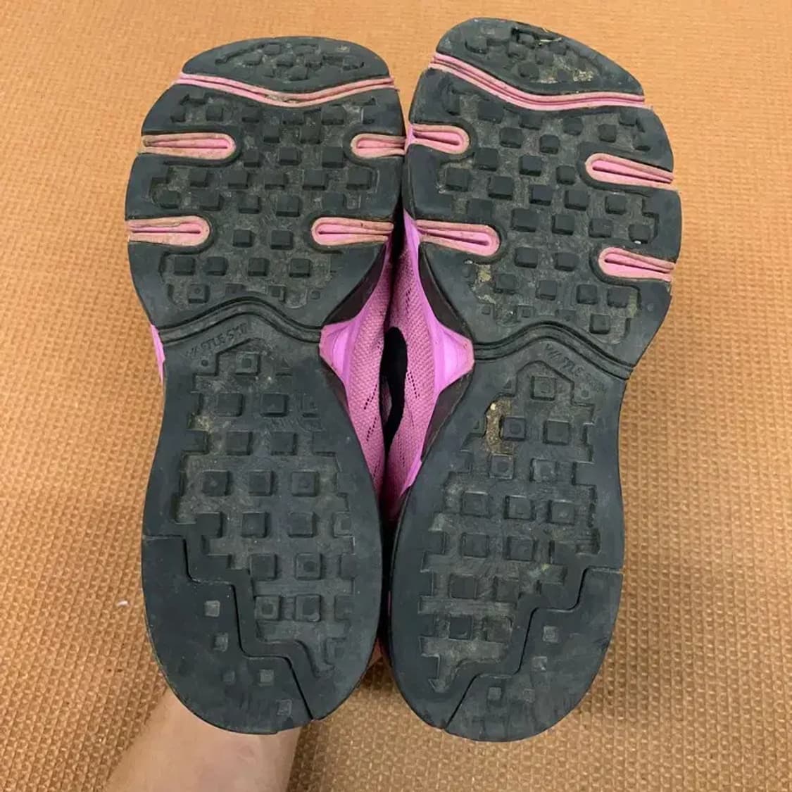 나이키 핑크 여자 운동화 에어 닝화 신발 235 G08623 상품이미지4