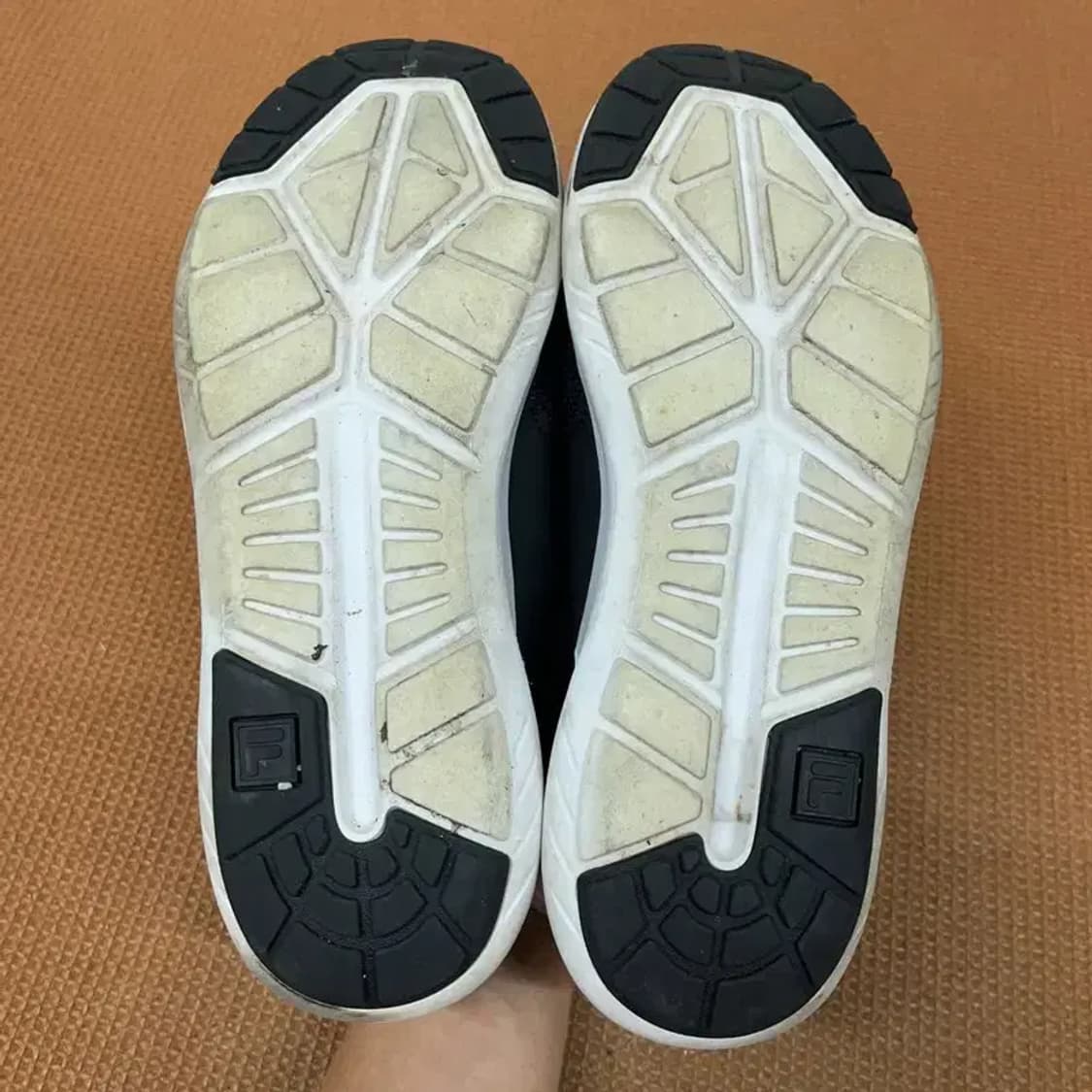 필라 FILA 블랙 슬립온 신발 250 G08633 상품이미지4