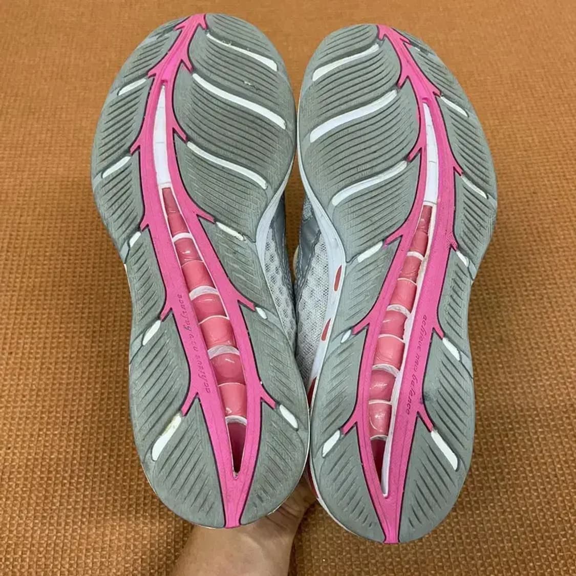 뉴발란스 850 우먼스 운동화 워킹화 신발 235 G08640 상품이미지4