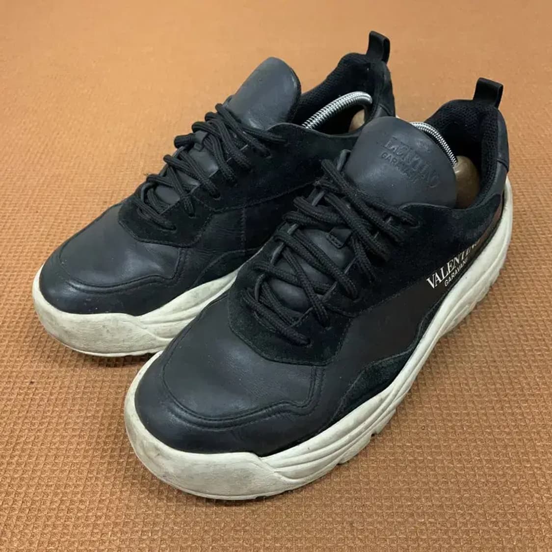 발렌티노 정품 반시 검흰 스니커즈 운동화 260 G08656 상품이미지1